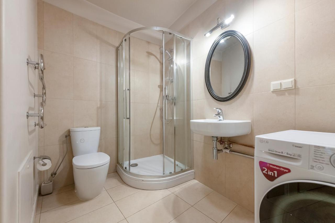 Luxury Gaono Apartments Vilnius Old Town I Self Check In I Free Private Parking ภายนอก รูปภาพ