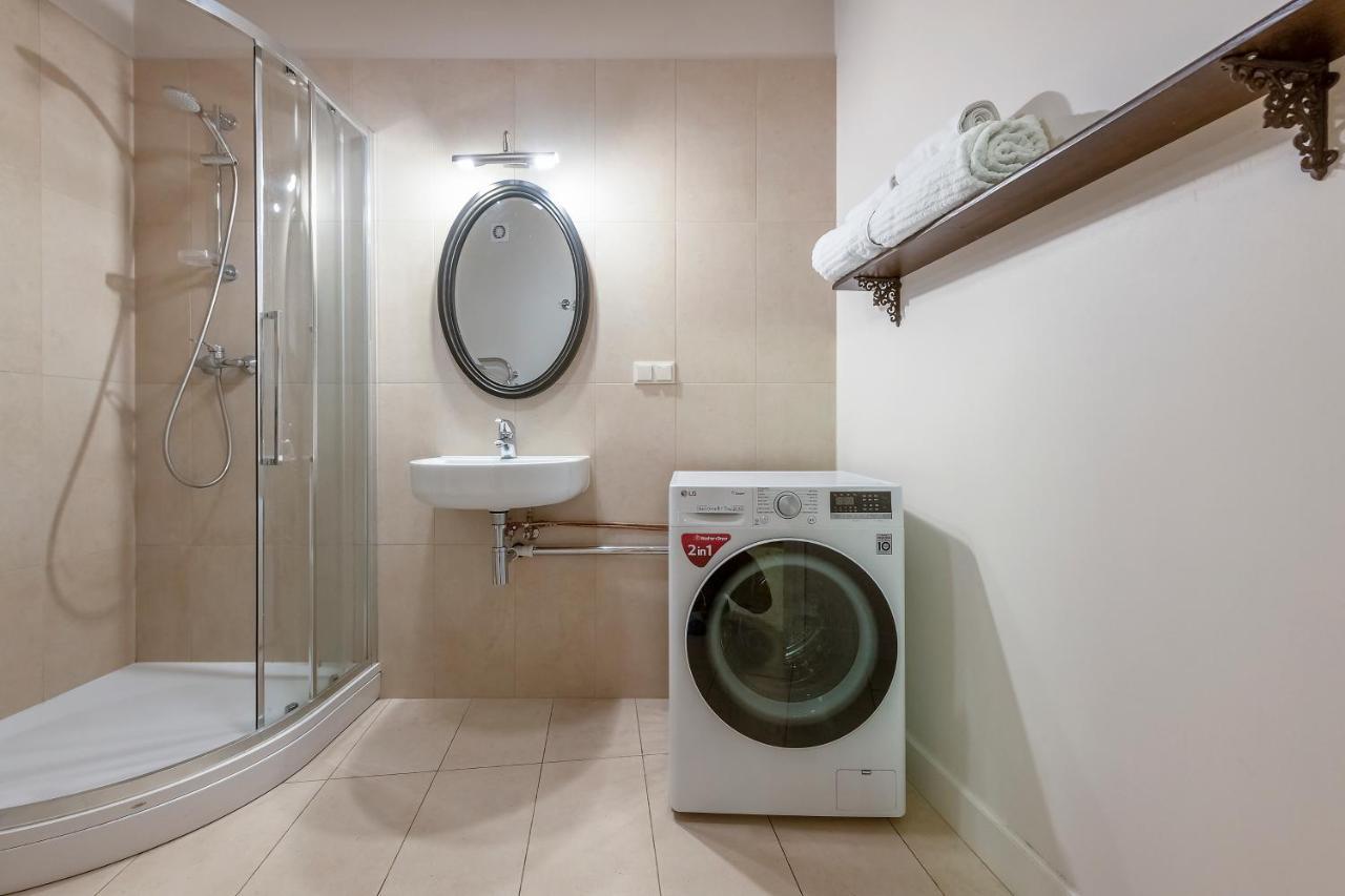 Luxury Gaono Apartments Vilnius Old Town I Self Check In I Free Private Parking ภายนอก รูปภาพ