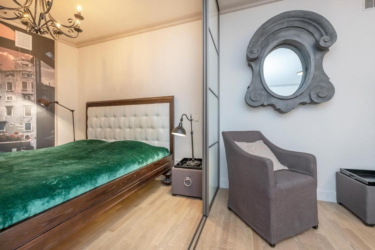 Luxury Gaono Apartments Vilnius Old Town I Self Check In I Free Private Parking ภายนอก รูปภาพ
